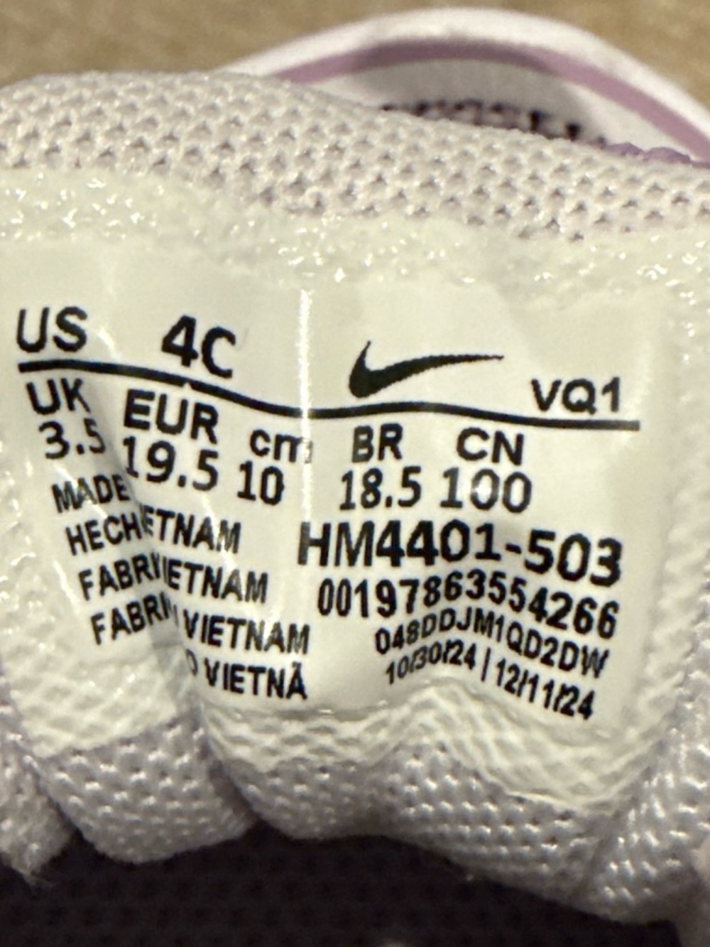 GIRLS' NIKE INFANT COSMIC RUNNER RUNNING SHOES - Picture 4 of 7